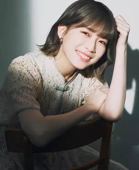 Yoshino Aoyama